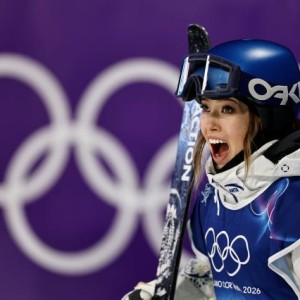 九游体育入口-谷爱凌大心脏！第2跳摔倒，总分第2晋级大跳台决赛