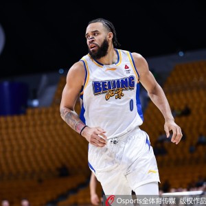 九游体育入口-轻轻松松！麦基替补15分钟7中4拿下9分10板1助1帽 正负值+11