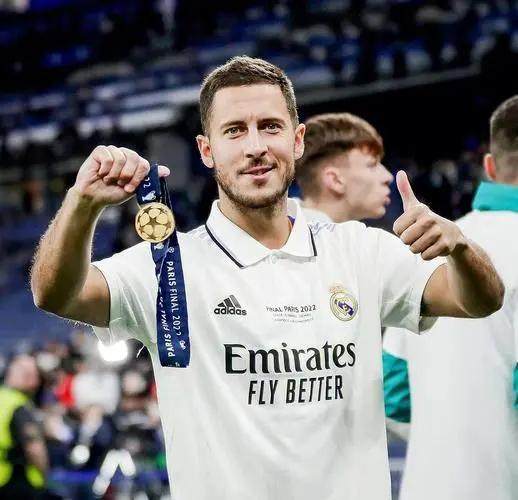 1693238275968059638.jpg 阿扎尔(1).jpg